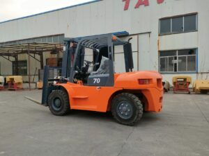 Carrello elevatore diesel da 7 tonnellate, riferimento posteriore a tre quarti