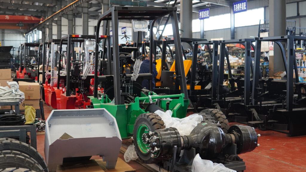 Gruppi di carrelli diesel in officina — riferimento del fornitore