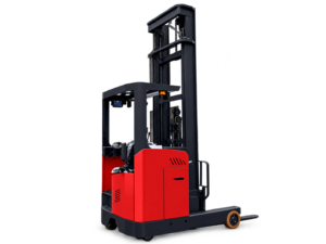 Carrello retrattile seduto Huateng CQD-H, vista opposta a tre quarti dell'operatore / telaio