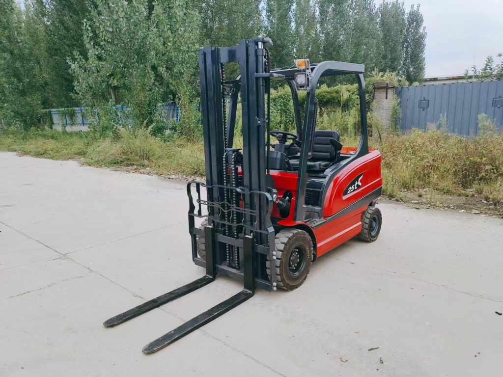 Carretilla elevadora eléctrica de 2.5 toneladas ejemplo de configuración de mástil — equipamiento cotizado por confirmar