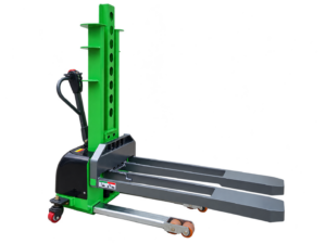 Full-electric self-loading stacker three-quarter view with forks facing right