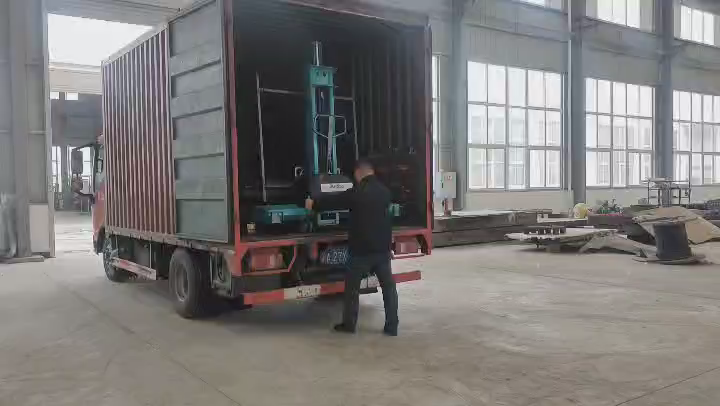 Full-electric self-loading stacker series demonstration at a box truck